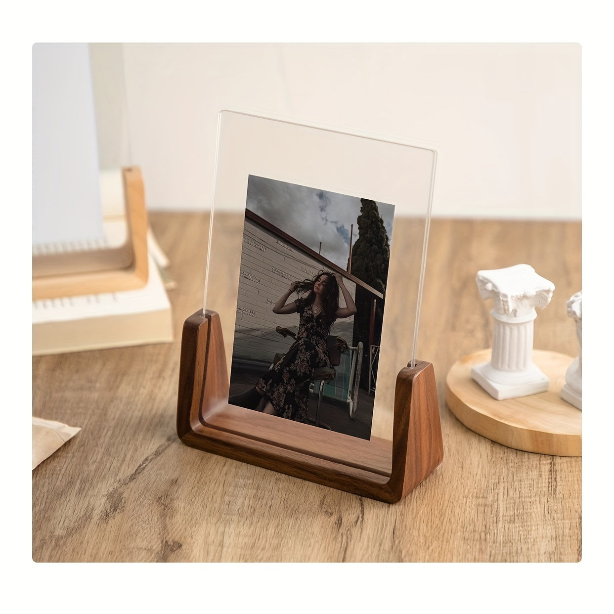 U-Shaped Acrylic Photo Frame