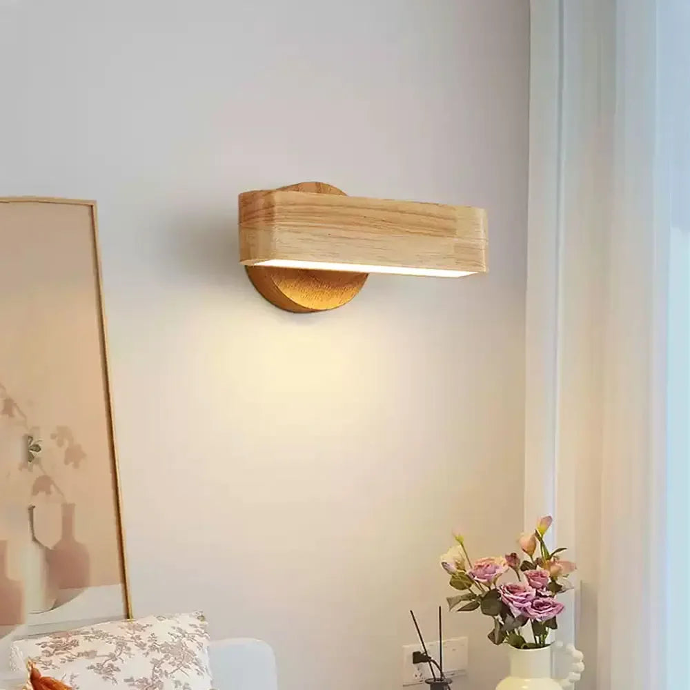 Rotating Wood Wall Lamp